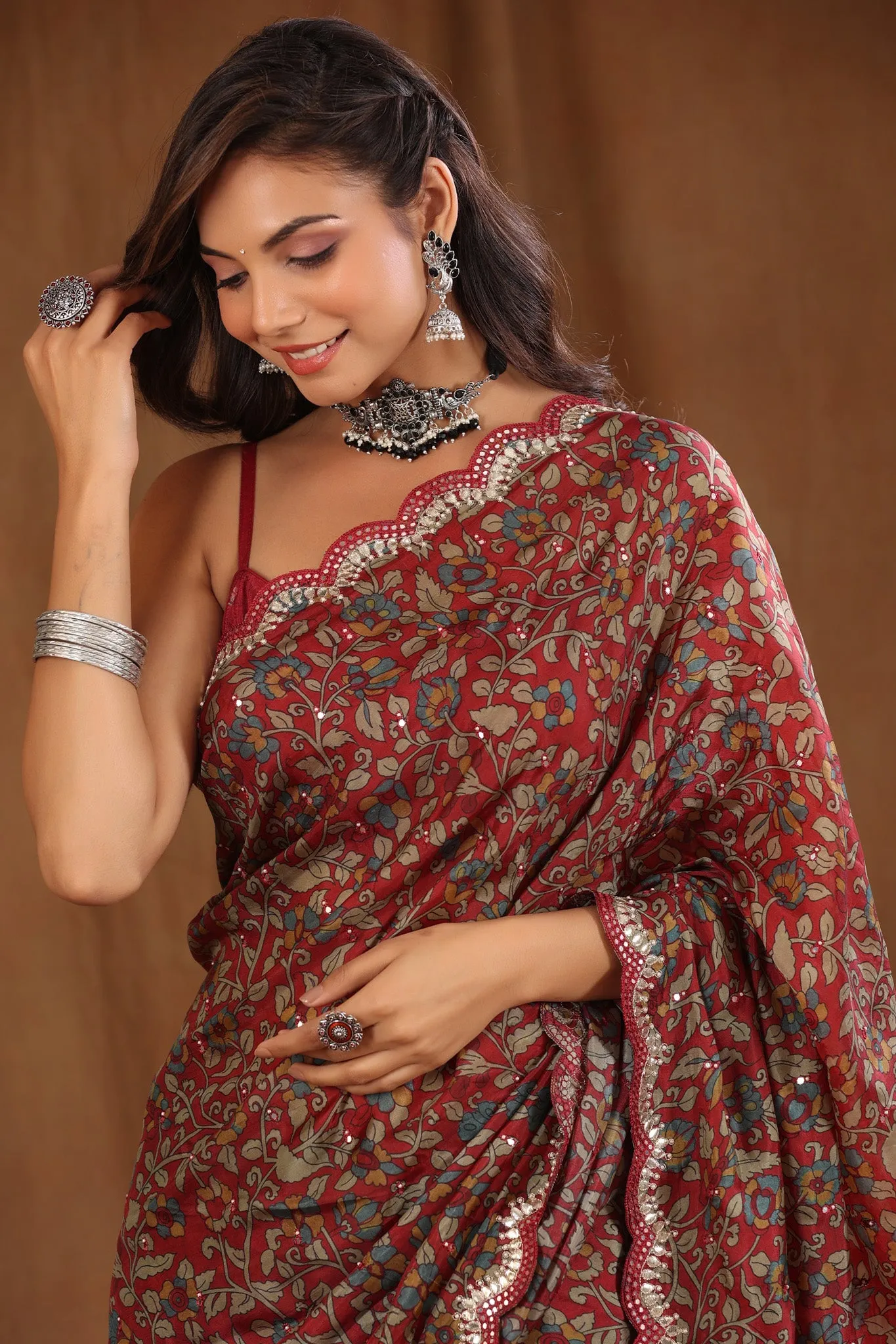 90Z781-RO Maroon Floral Print Crepe Saree with Scalloped Border