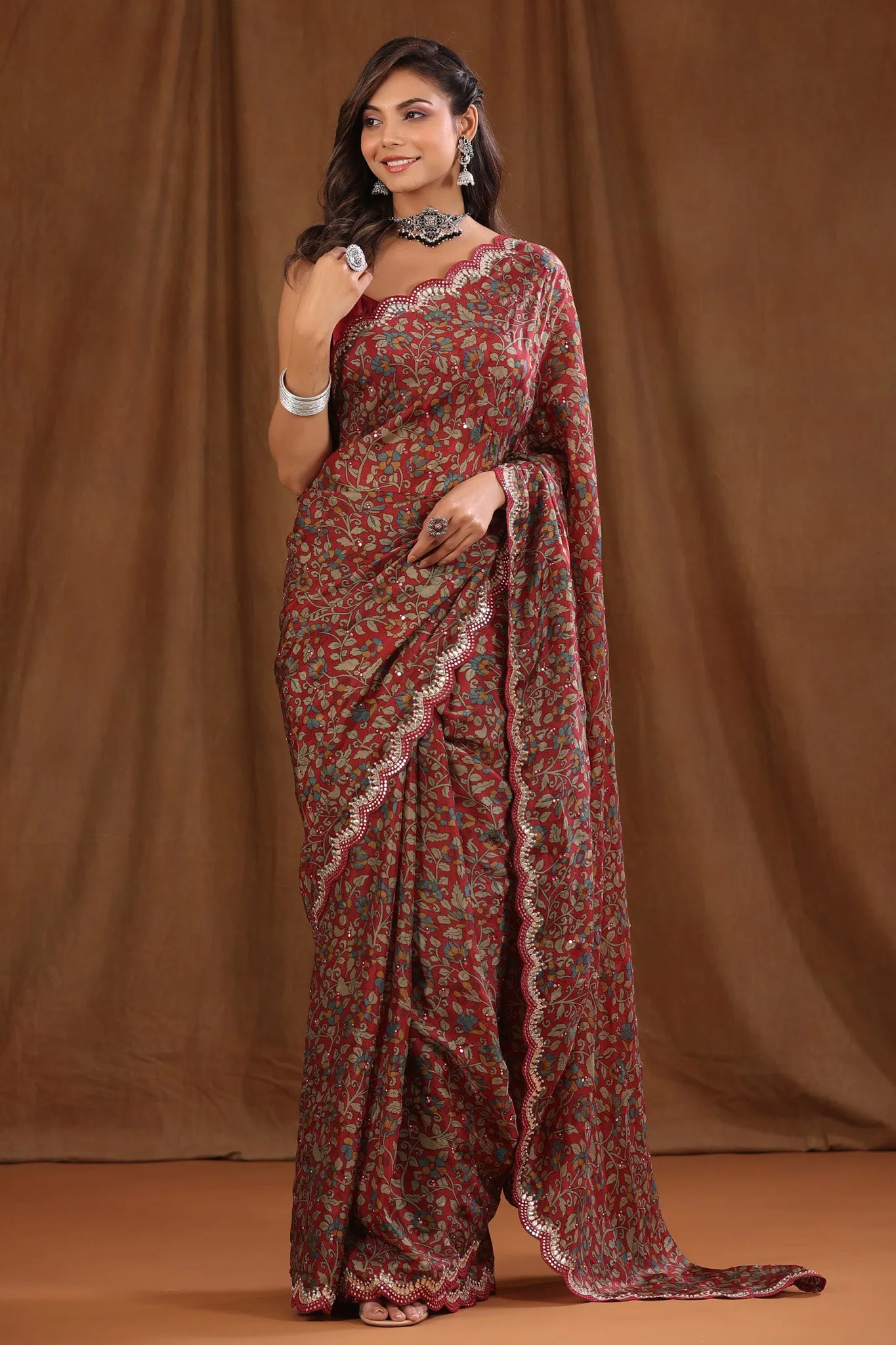 90Z781-RO Maroon Floral Print Crepe Saree with Scalloped Border