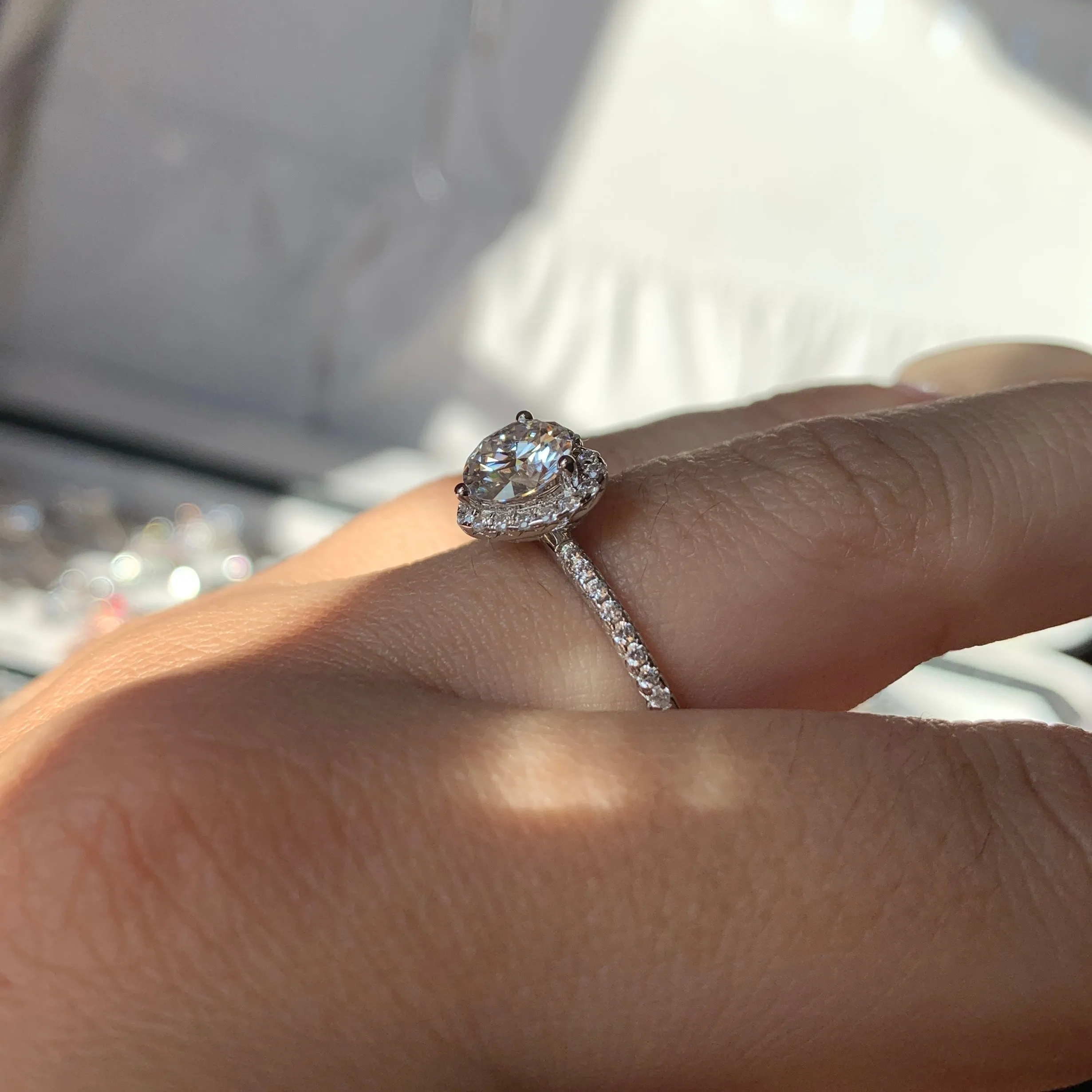 AMOR MOISSANITE RING