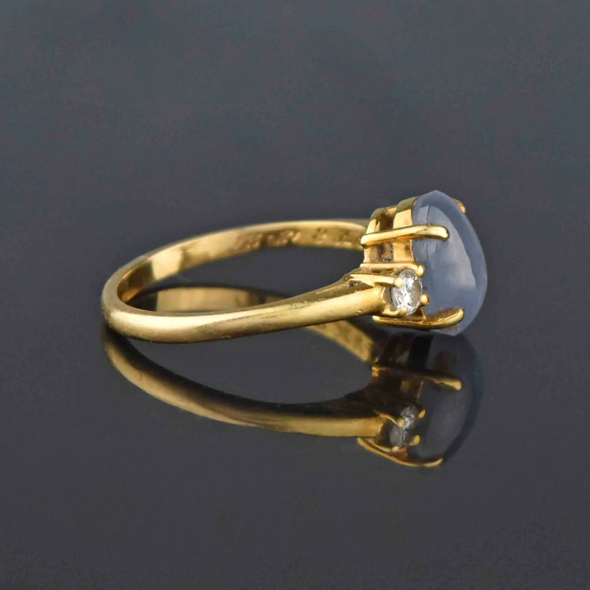 Art Deco 18K Gold Natural Star Sapphire Diamond Ring