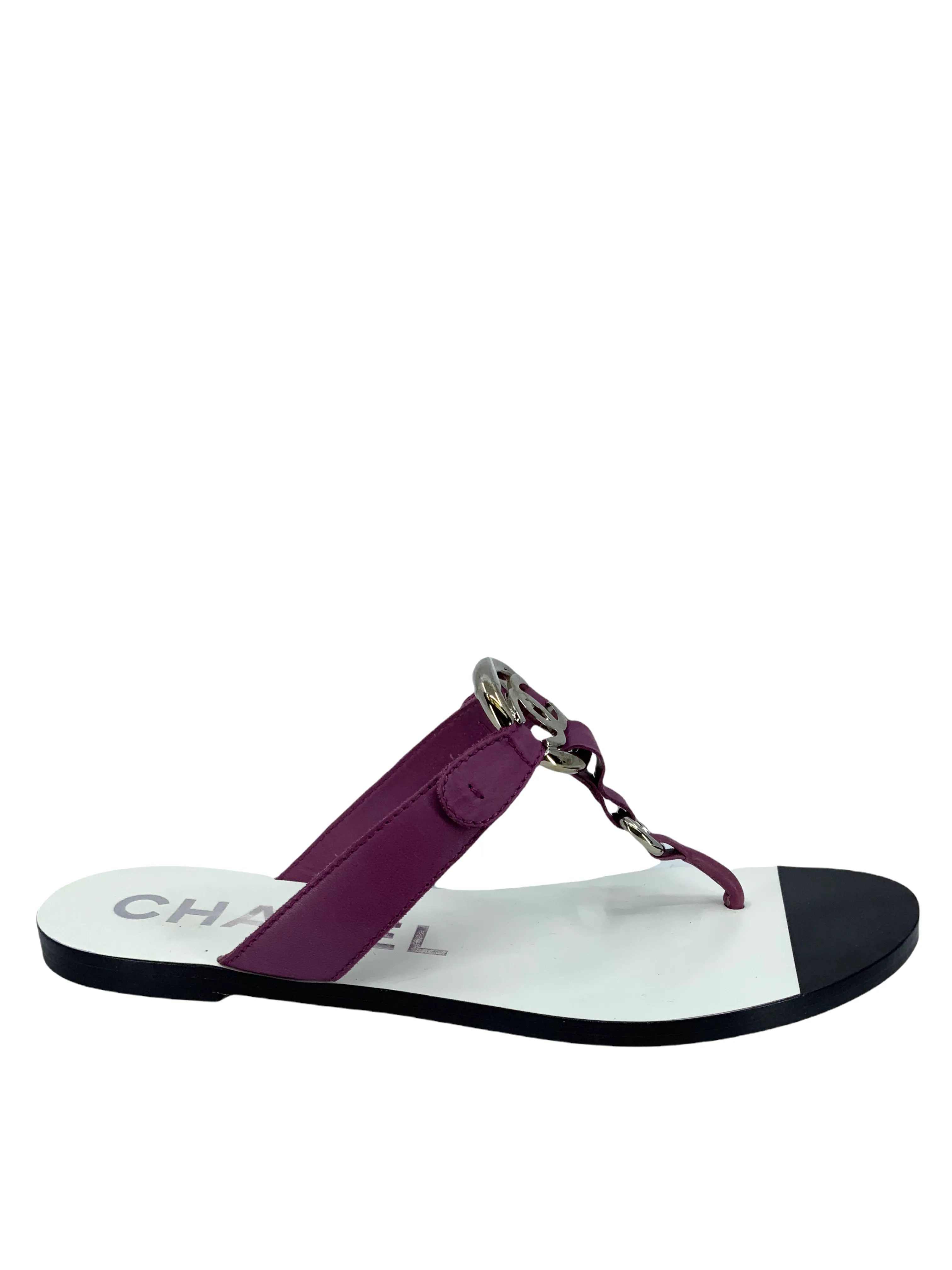 Chanel Leather CC Logo Thong Sandals Size 8.5