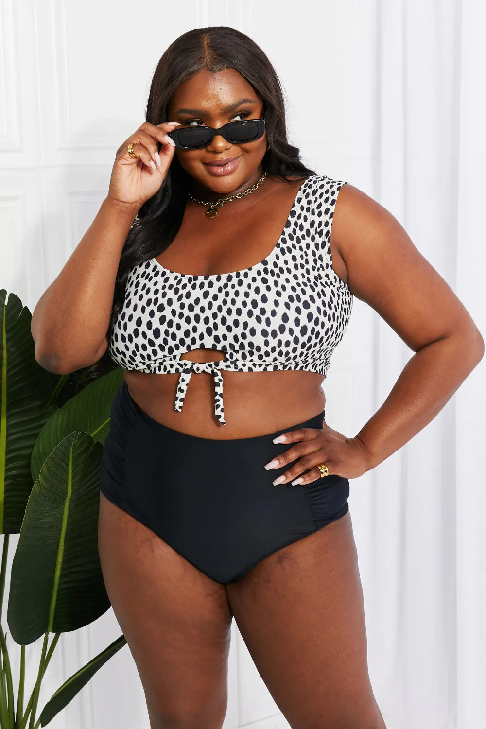 Marina West Swim Sanibel Crop-Badeoberteil und geraffte Hose im Set in Schwarz