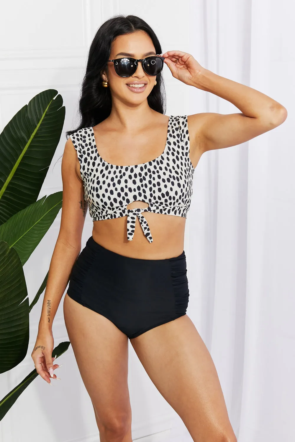 Marina West Swim Sanibel Crop-Badeoberteil und geraffte Hose im Set in Schwarz