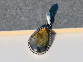 Natural Labradorite Pendant, 925 Sterling Silver Pendant, Artisan Pendant, Labradorite Gemstone, Yellow Fire Stone, Birthstone Pendant