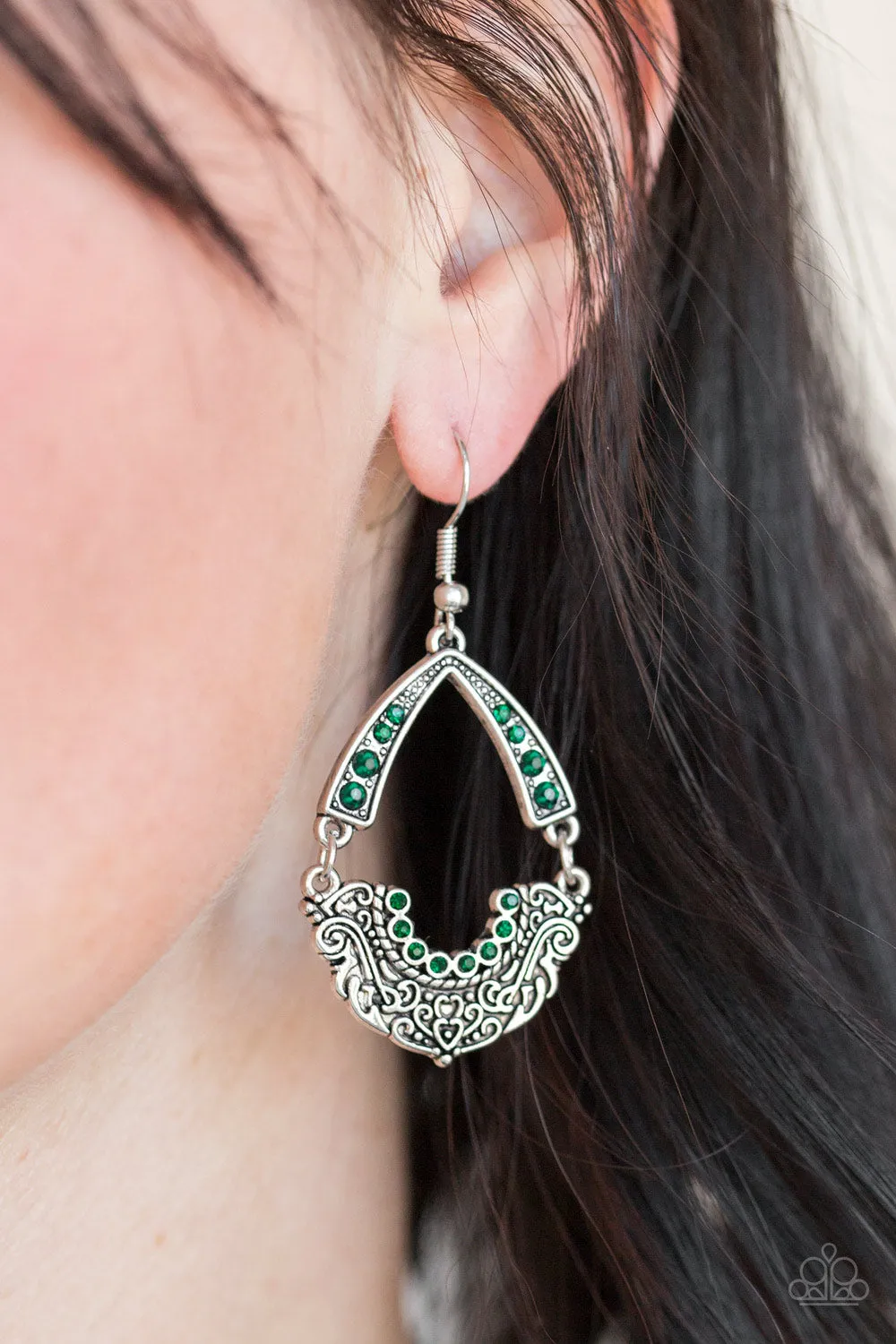 Paparazzi Earring ~ Royal Engagement - Green